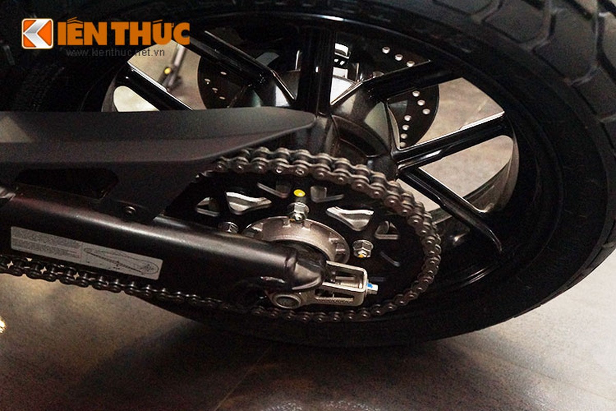 Nu biker Viet dau tien so huu Ducati Scrambler 280 trieu-Hinh-15